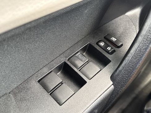 Used 2016 Toyota Corolla LE image 21