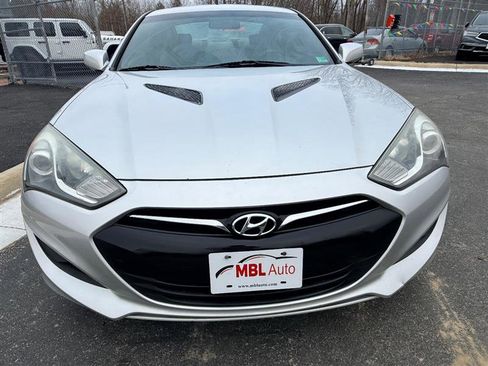 Used 2013 Hyundai Genesis 2.0T image 8