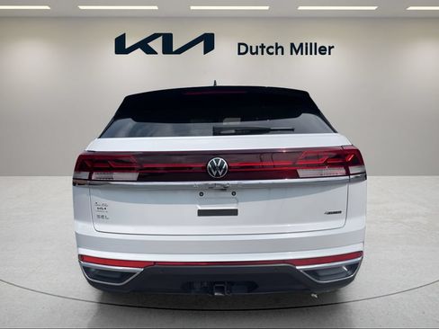 Used 2024 Volkswagen Atlas Cross Sport SEL AWD/4WD image 3