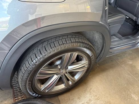 Used 2019 Volkswagen Atlas SEL R-Line AWD/4WD image 7