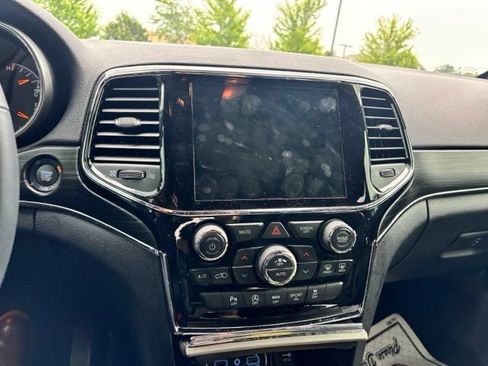 Used 2019 Jeep Grand Cherokee Limited AWD/4WD image 11