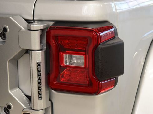 Used 2024 Jeep Wrangler Sahara w/ Technology Group image 16