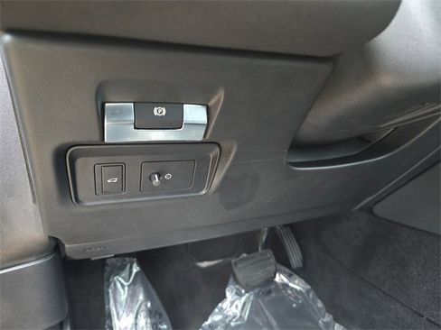 Used 2023 Land Rover Discovery Sport S image 29