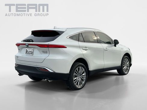 Used 2021 Toyota Venza Limited image 7