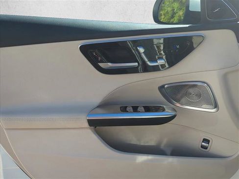 Used 2024 Mercedes-Benz C 300 Sedan image 10