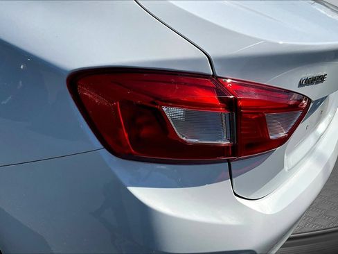 Used 2018 Chevrolet Cruze LS FWD image 23