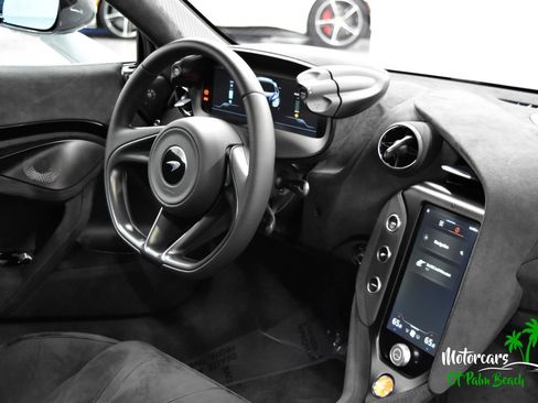 Used 2025 McLaren 750S image 28