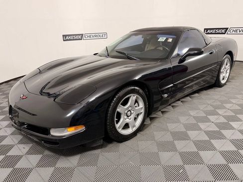 Used 1998 Chevrolet Corvette Coupe w/ Roof Pkg RWD image 2