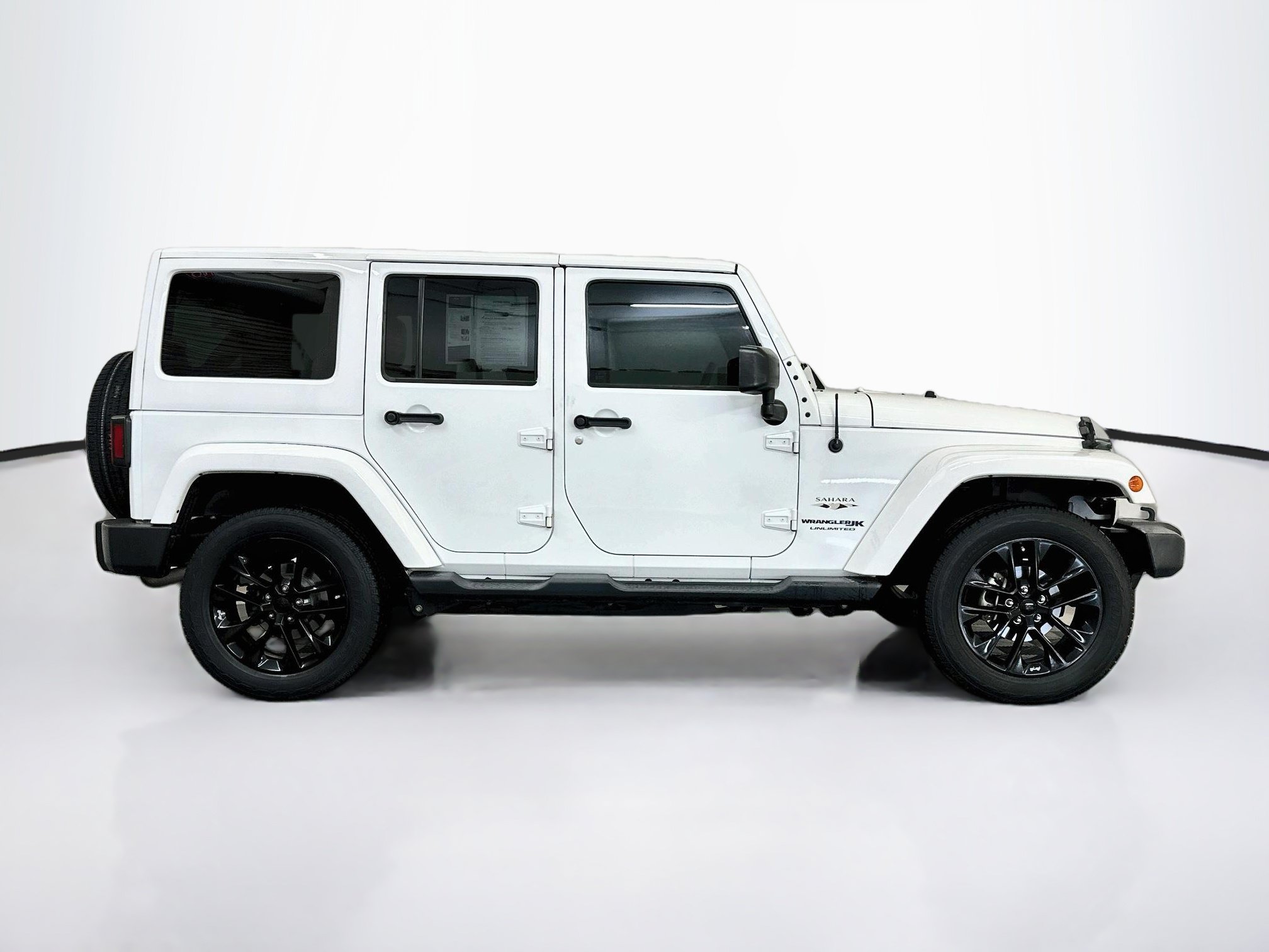 Used 2018 Jeep Wrangler Unlimited Sahara w/ Connectivity Group AWD/4WD image 10