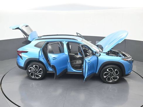 Used 2025 Chevrolet Trax RS FWD image 66