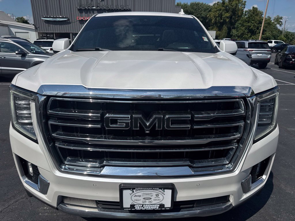 Used 2022 GMC Yukon SLT w/ SLT Luxury Package AWD/4WD image 2