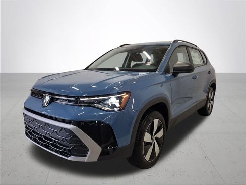 New 2026 Volkswagen Taos S AWD/4WD image 2