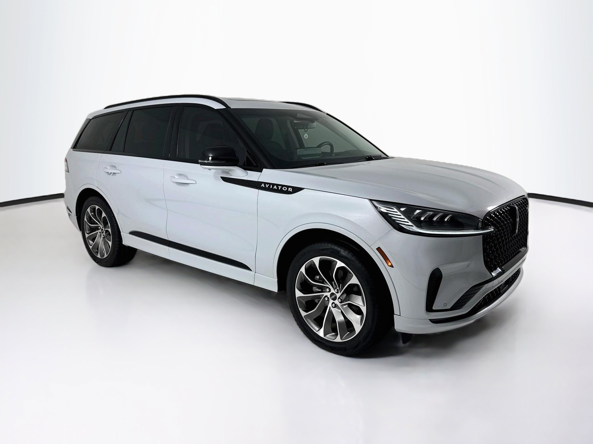 Used 2025 Lincoln Aviator AWD w/ Jet Appearance Package image 1