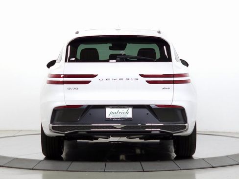 Used 2026 Genesis GV70 2.5T Select image 7