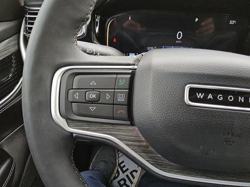 Used 2023 Jeep Wagoneer L Series II w/ Premium Group I image 24