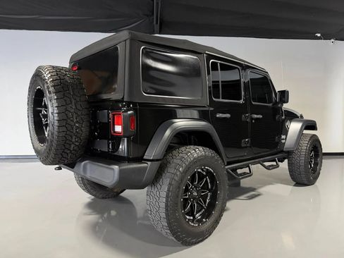 Used 2018 Jeep Wrangler Unlimited Sport S AWD/4WD image 4