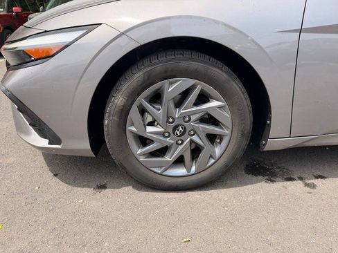 Used 2024 Hyundai Elantra SEL FWD image 10