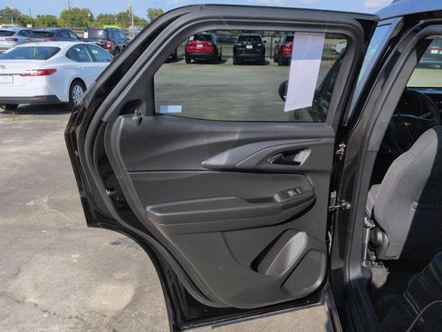 Used 2025 Chevrolet TrailBlazer LT AWD/4WD image 26