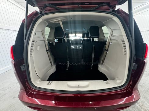 Used 2020 Chrysler Voyager Lxi image 18