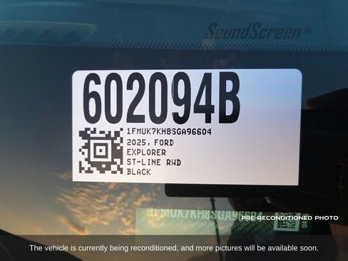 Used 2025 Ford Explorer ST-Line w/ Premium Package RWD image 19