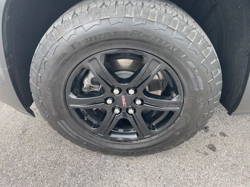 Used 2023 GMC Acadia AT4 w/ Technology Package image 10