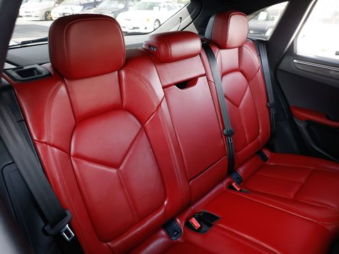 Used 2023 Porsche Macan GTS image 17