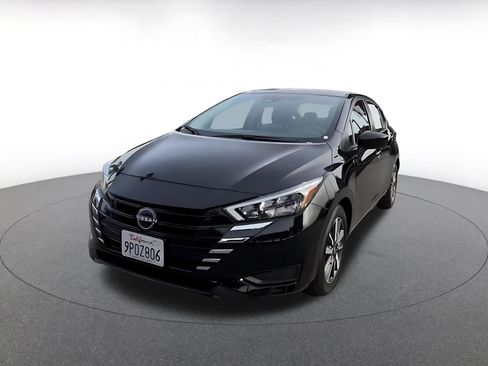 Used 2025 Nissan Versa SV image 7