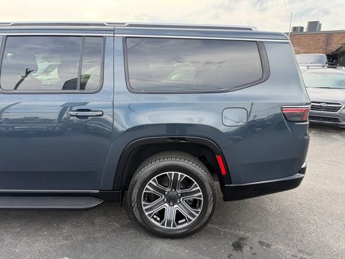 Used 2024 Jeep Wagoneer L Series II w/ Flexible Seating Group RWD image 55