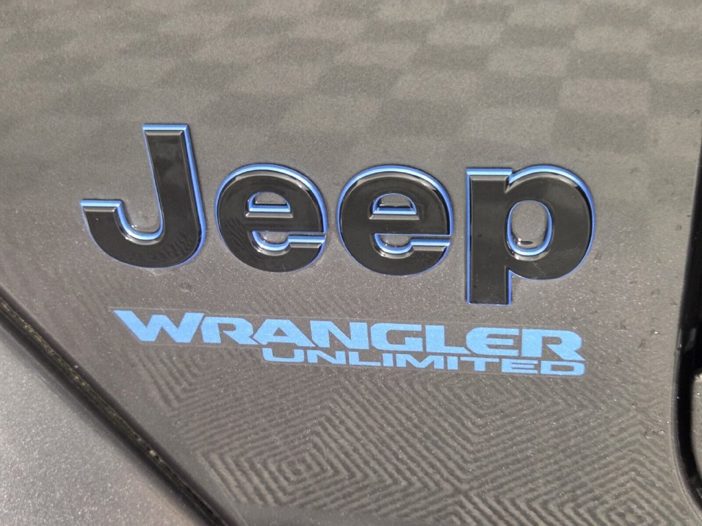 Used 2021 Jeep Wrangler Unlimited Sahara AWD/4WD image 29