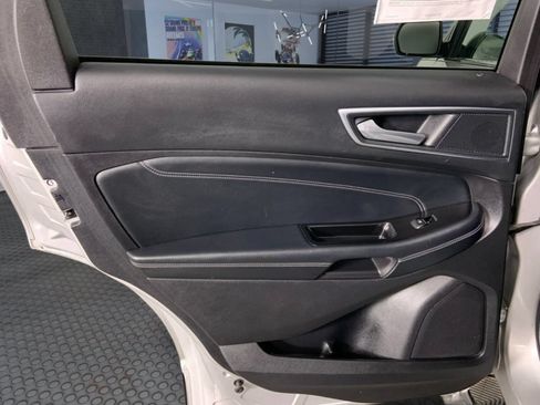 Used 2018 Ford Edge Titanium AWD/4WD image 18