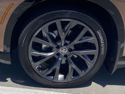 Certified 2026 Toyota Crown Signia AWD/4WD image 8