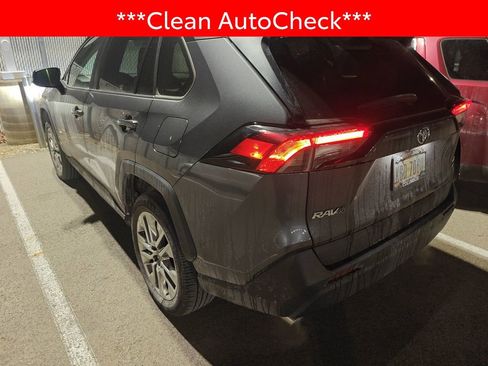 Used 2023 Toyota RAV4 XLE Premium image 4