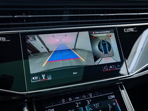 Used 2021 Audi Q8 Prestige image 32