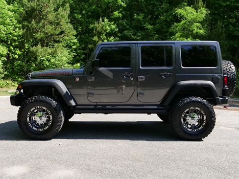 Used 2016 Jeep Wrangler Unlimited Rubicon AWD/4WD image 29