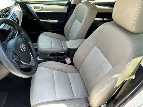 Used 2016 Toyota Corolla LE FWD image 18