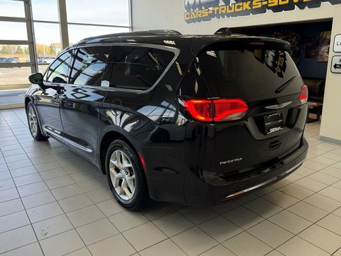 Used 2019 Chrysler Pacifica Limited image 55