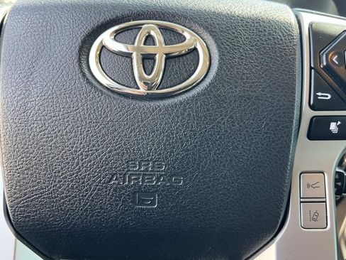 Used 2023 Toyota 4Runner Limited AWD/4WD image 34