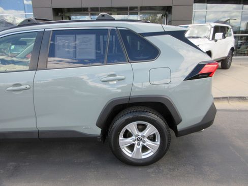 Used 2019 Toyota RAV4 XLE w/ Convenience Package AWD/4WD image 5