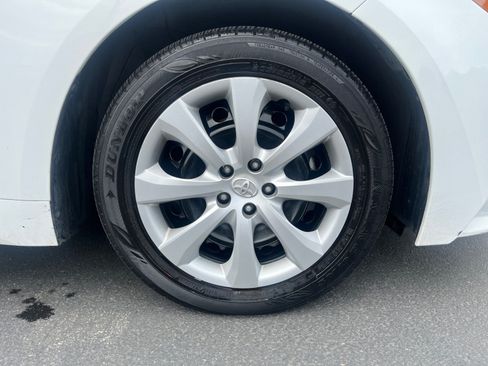 Used 2024 Toyota Corolla LE FWD image 30