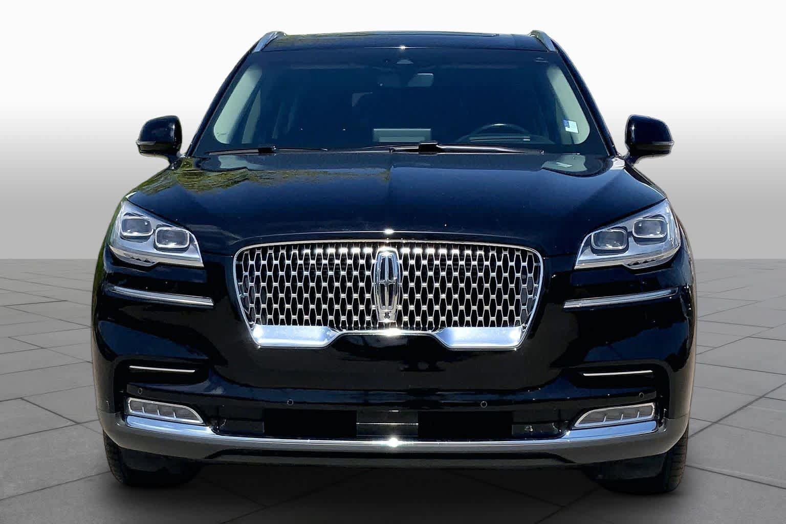 Used 2023 Lincoln Aviator Reserve w/ Equipment Group 201A AWD/4WD image 3