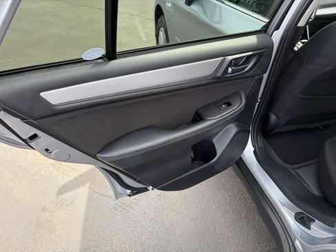 Used 2018 Subaru Outback 2.5i Premium AWD/4WD image 17
