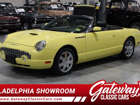 Used 2002 Ford Thunderbird RWD image 1