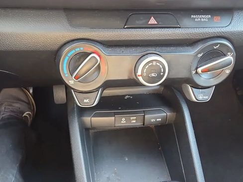 Used 2019 Kia Rio S FWD image 28