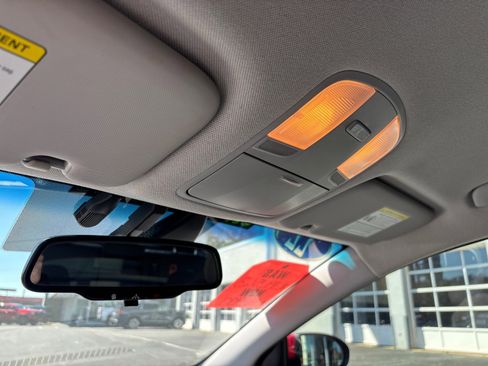 Used 2022 Hyundai Ioniq SE image 29