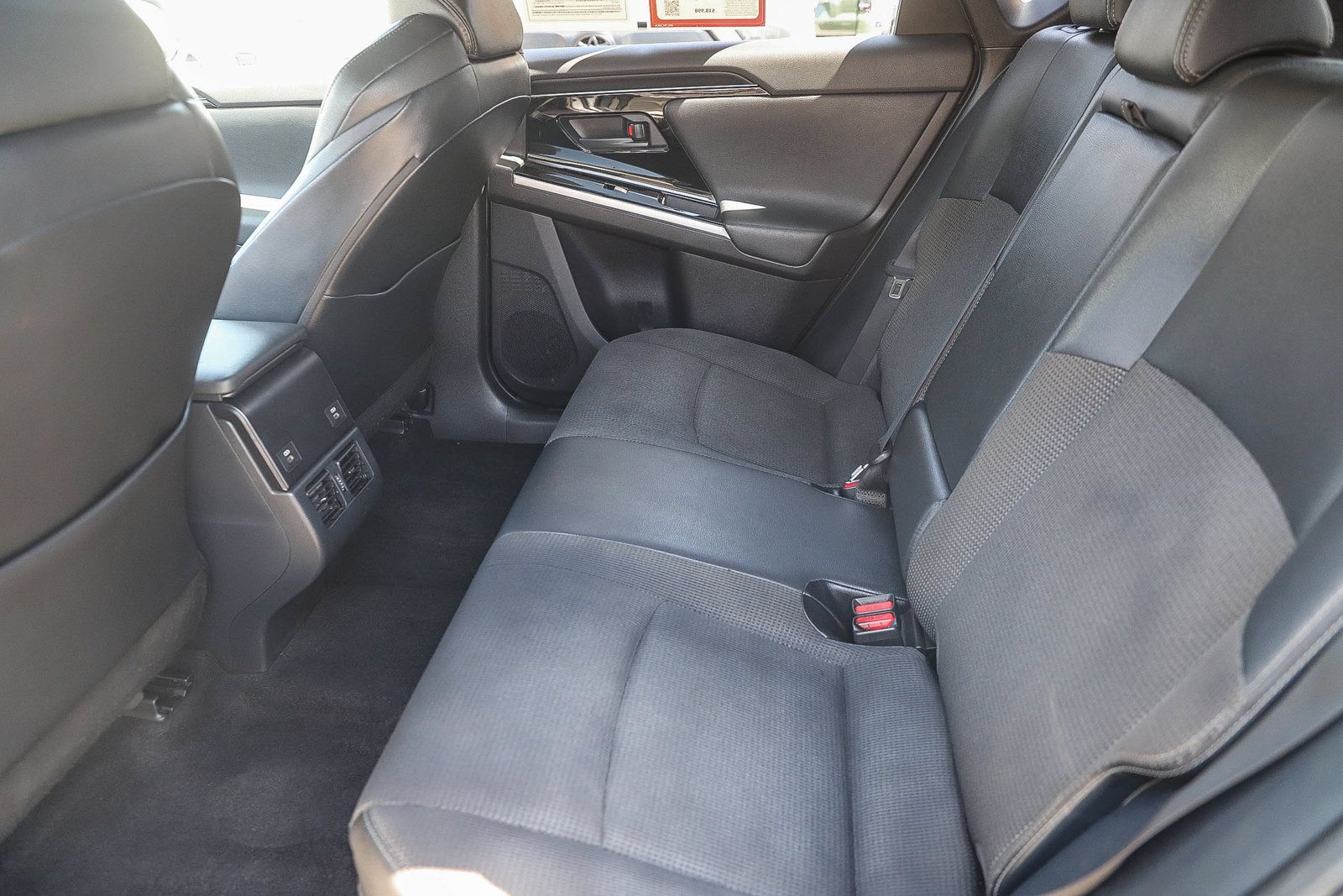 Used 2023 Toyota bZ4X AWD image 19
