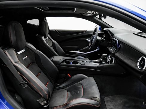 Used 2018 Chevrolet Camaro ZL1 image 45