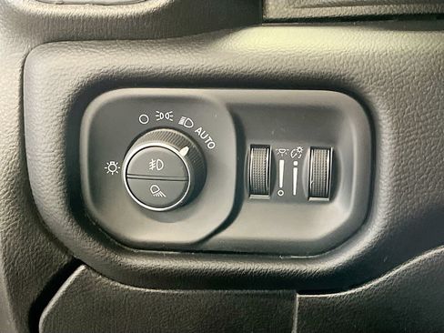 Used 2024 RAM 2500 Laramie AWD/4WD image 10