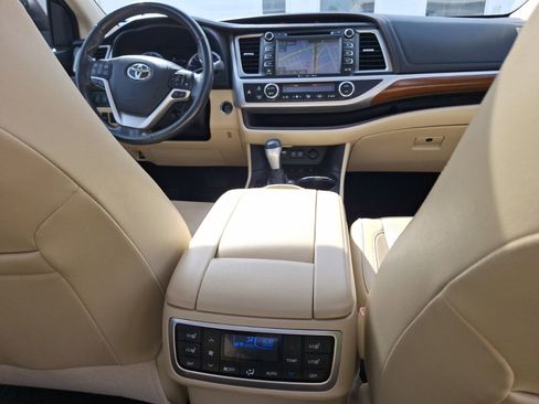 Used 2018 Toyota Highlander Limited Platinum image 33