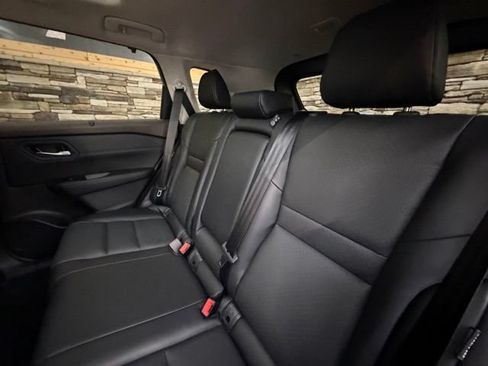 Used 2023 Nissan Rogue SV w/ SV Premium B Package AWD/4WD image 35