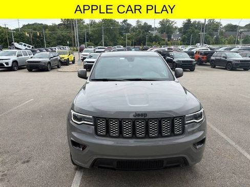 Used 2022 Jeep Grand Cherokee Laredo X AWD/4WD image 2